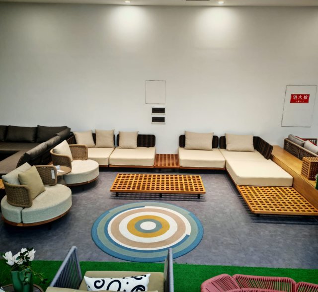Outdoor Aluminium Furniture supplied by Foshan Legacy International